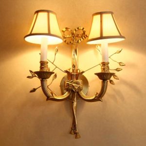 WALL LIGHT