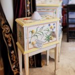 خزانة جانبية ستين ورلد "أنتيك"
